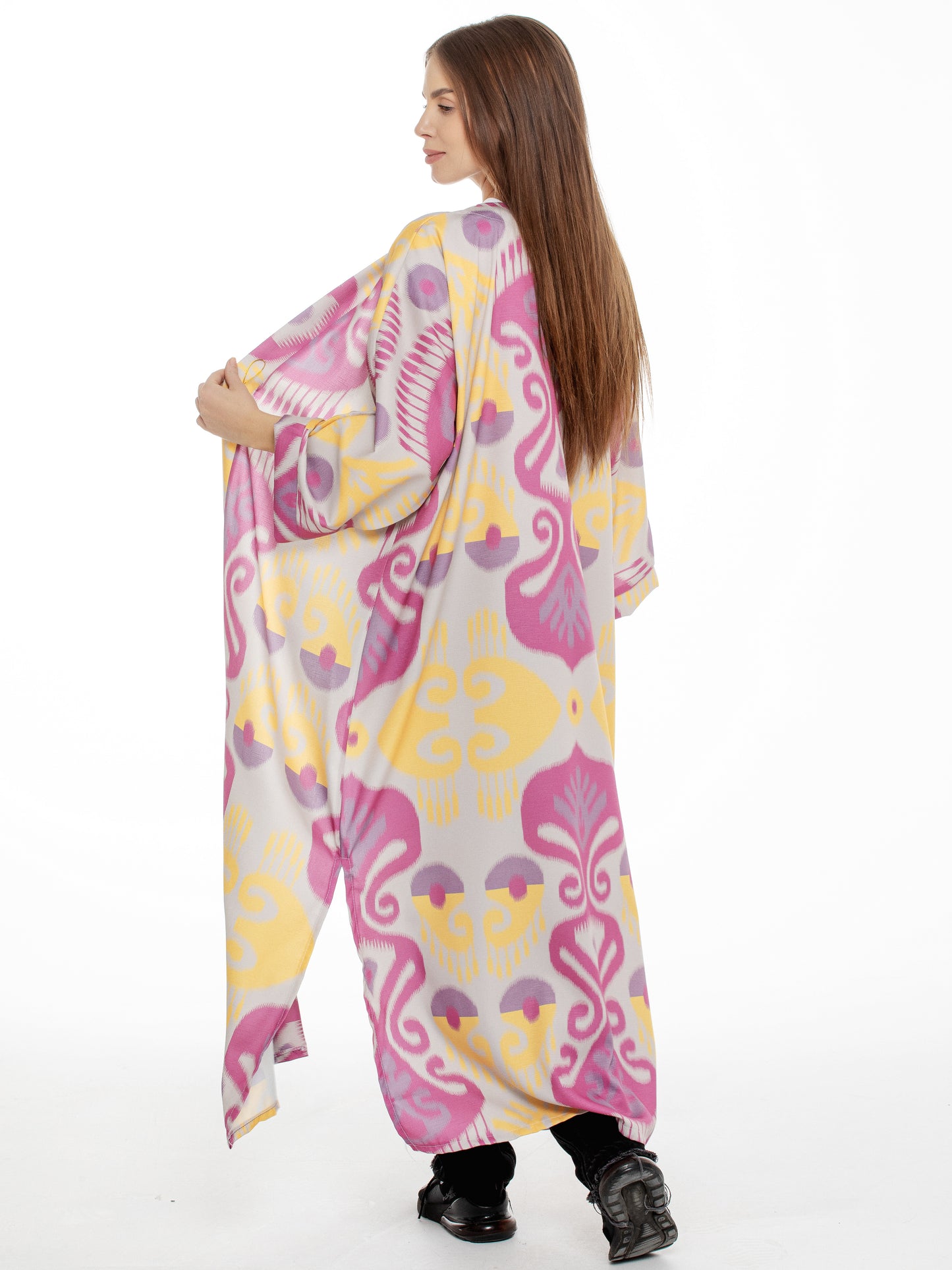 Long adras robe chapan for women made of cotton and silk. Beautiful asian chapan for everyday wearing. Casual clothing